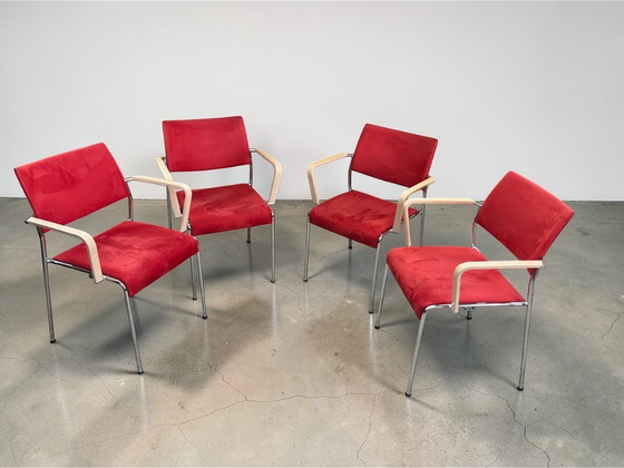 Image 1 of Brunner Design Konferenzstuhl stapelbar | Vintage Büro Stuhl mit Holzarmlehnen & Chrom | Besucherstuhl Rot Schwarz |