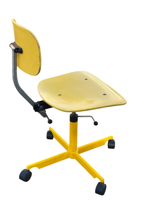 Silla de oficina KEVI original - Jørgen Rasmussen - Dinamarca, años 60 - raro acabado amarillo