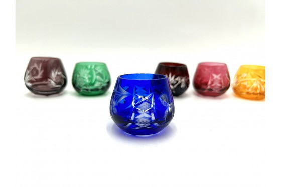 Image 1 of Caraffa di cristallo con bicchieri colorati, Polonia, anni '60