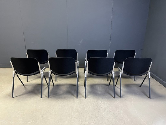 Image 1 of Sedie da pranzo italiane impilabili vintage nello stile di Castelli, set da 8