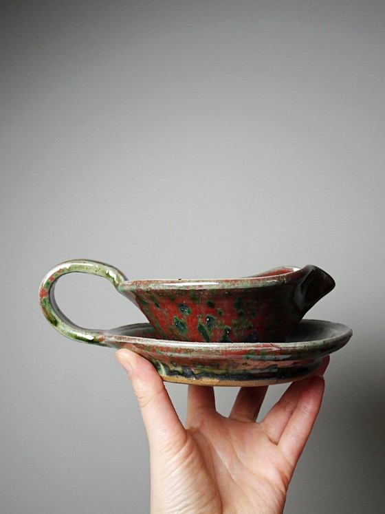 Image 1 of Saucière en grès émaillé Fontgombault, rouge et vert, vintage 1960-1970