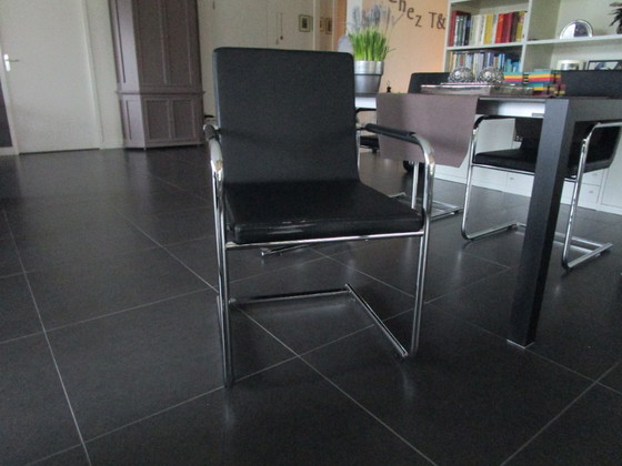 Kristalia Sushi Esstisch (Design: Bartoli Design) Mit 4 H5L Esszimmerstühlen (Design Walter Hösel) (photo 11 of 18)