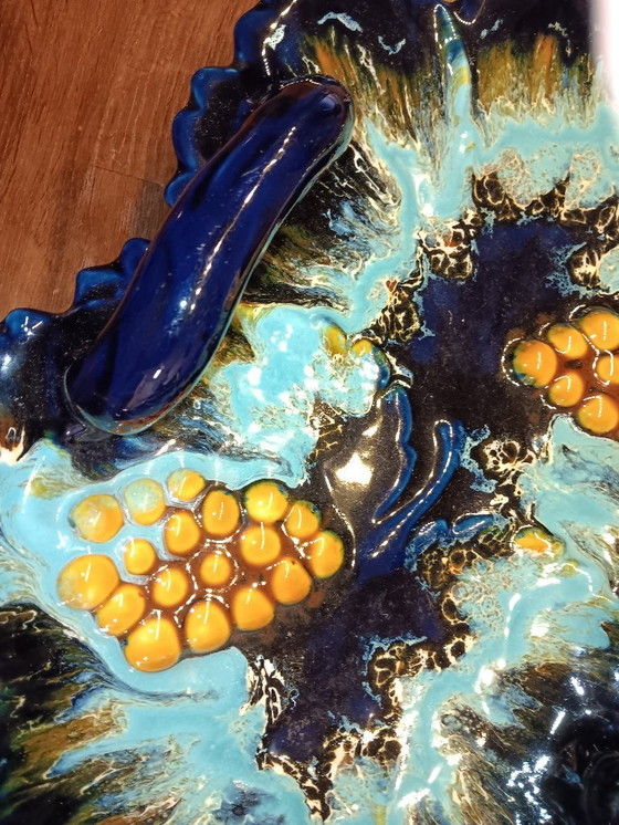 Image 1 of Ciotola (per la frutta) francese d'epoca a forma di foglia in ceramica di Vallauris