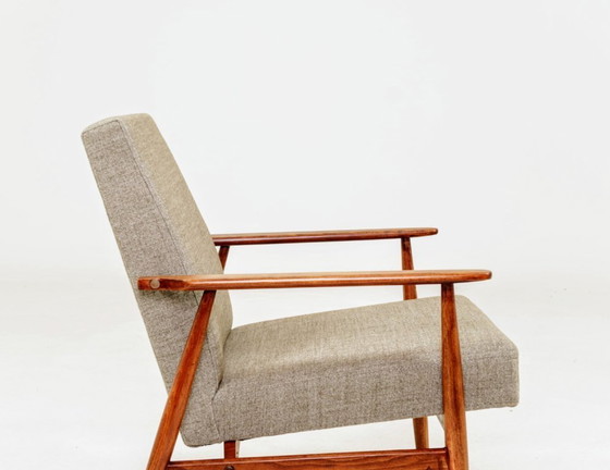 Image 1 of Scandinavische loungestoel met grijze zachte bekleding | Opgeknapte vintage fauteuil