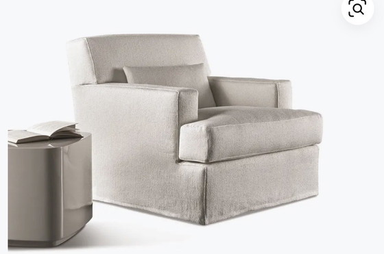 Image 1 of James slanke Meridiani stoelen (2)