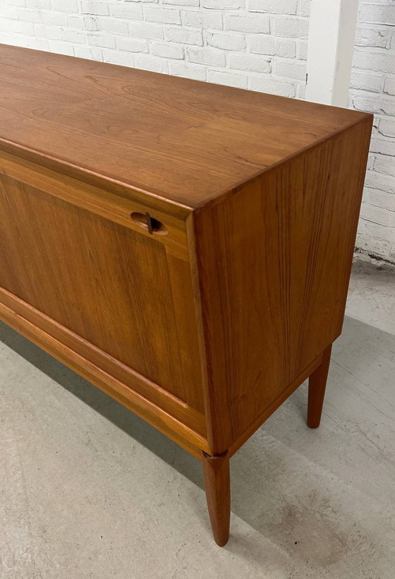 Image 1 of Deens teak dressoir H.W. Klein Bramin