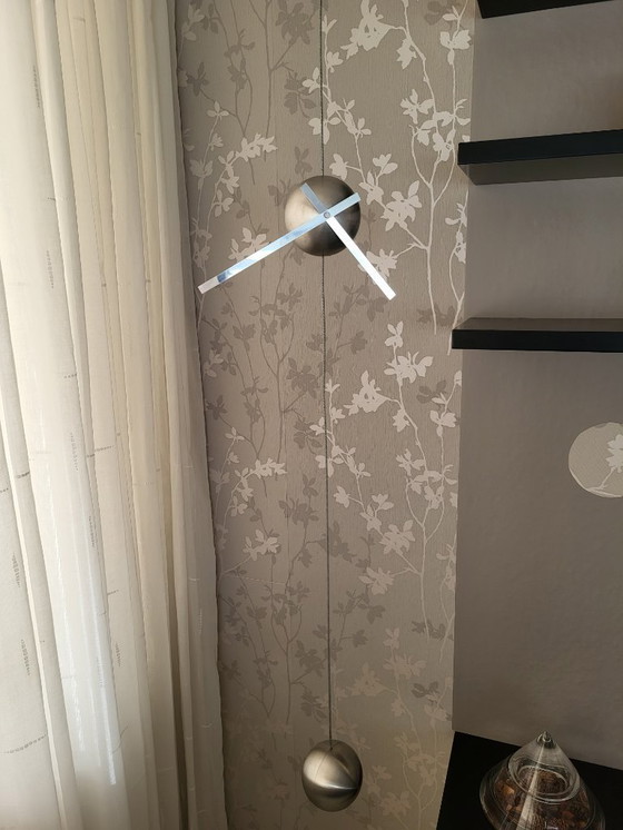 Image 1 of Uhr aus gebürstetem Edelstahl; hängt von der Decke