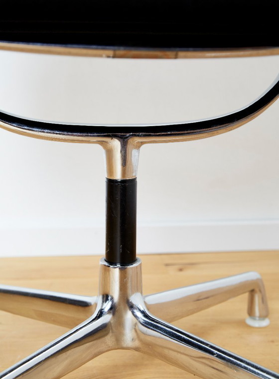 Image 1 of Silla giratoria EA 108 de Charles & Ray Eames para Herman Miller