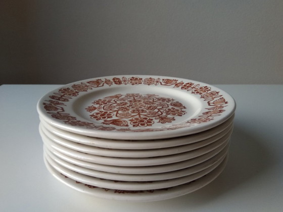 Image 1 of Wayfarer Vintage Design Kathie Winkle, 8 Cake Plates