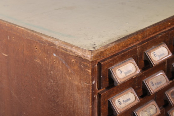 Image 1 of Antieke industriële apothekerskast • Vintage hout en metaal
