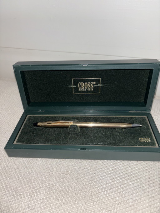 Stylo croix en or 10 carats