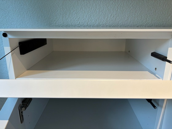 Mobile Kettnaker Mio, Credenze con vetrina, MDF, Bianco (foto 6 di 14)