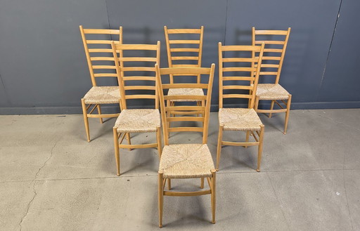 Set van 6 Italiaanse stoelen met spijlenrug van beukenhout, jaren 70.