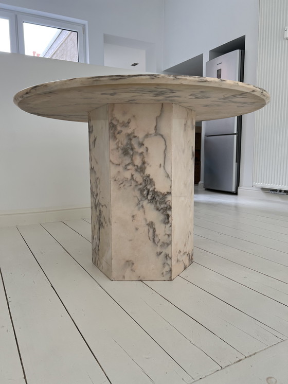 Image 1 of Table ronde en marbre Rose Aurore