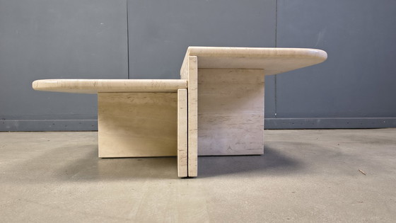 Image 1 of Coppia di tavolini da caffè o tavolini laterali vintage in travertino, anni '70.