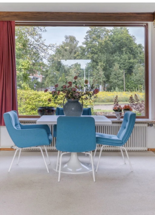 Table Tulipe Artifort + 4 chaises design