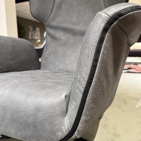 + Erstklassiger Fußhocker – Sessel, Plastic, Textile (photo 3 of 3)