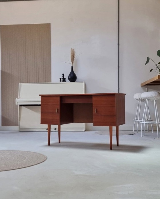 Image 1 of Escritorio de los años 70