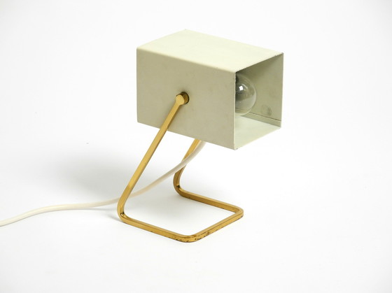 Image 1 of Tolle Mid Century Modern Nachttischlampe aus Metall mit Messingsockel von Kaiser Leuchten