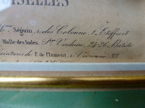 Splendida stampa di moda antica (circa 1880) con vero tessuto, incorniciata. – Litografie e stampe, Glass (photo 9 of 11)