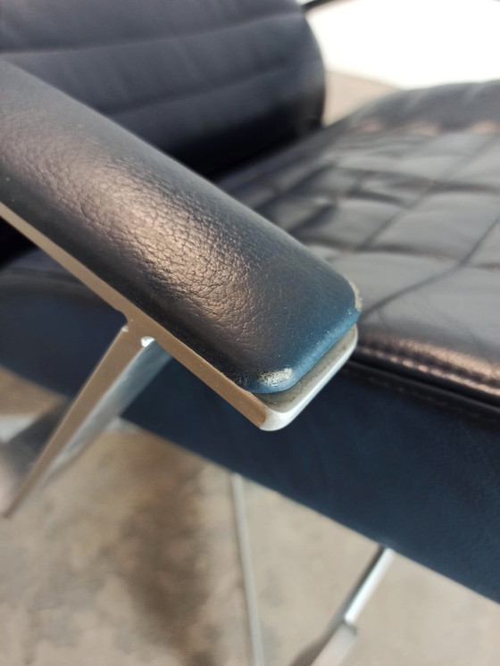 Fauteuil inclinable pivotant en cuir vintage – Leather, Metal (photo 13 of 15)