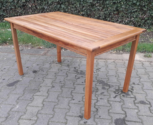 Gloster teakhouten tuintafel 134 x 81 cm