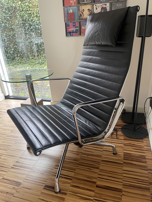 Sillón Vitra Eames EA 124