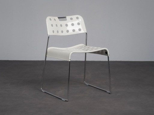 https://papadante.com/product/omstak-chair-by-rodney-kinsman-for-bieffeplast-italy-1970s/ – eetkamerstoelen, Metal, Vintage