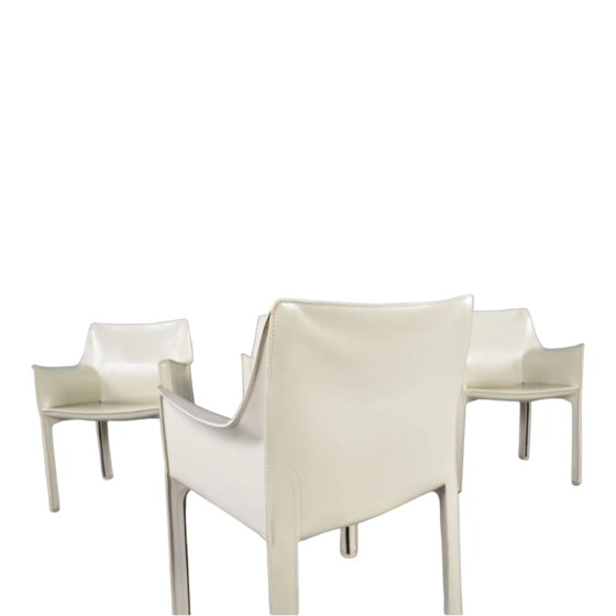 Image 1 of Lot de 4 chaises de salle à manger en cuir Cassina Cab 413 par Mario Bellini