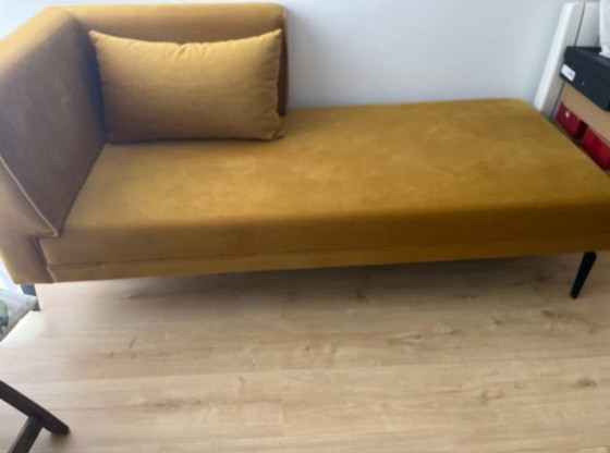 Senfgelber Samt-Divan – Sitzecke, Metal, Velvet (photo 5 of 5)