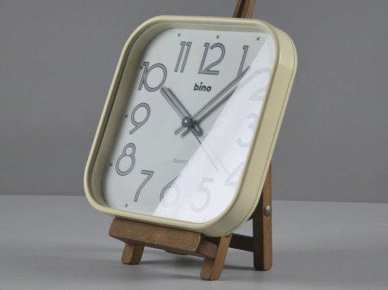 Image 1 of Horloge murale BINO / LORENZ à quartz en plastique beige et blanc des années 1980 - Décoration intérieure moderniste italienne.