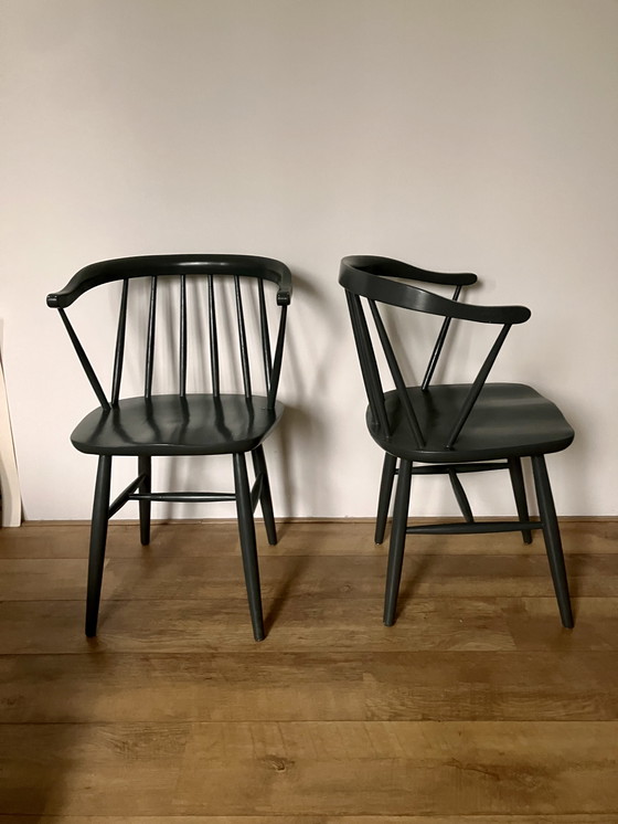 Image 1 of Set Van Drie Fanett Tapiovaara Stoelen Met Armleuning En Spijlen