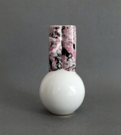 Jiří Laštovička postmodern vase for Thun Studio 1980's