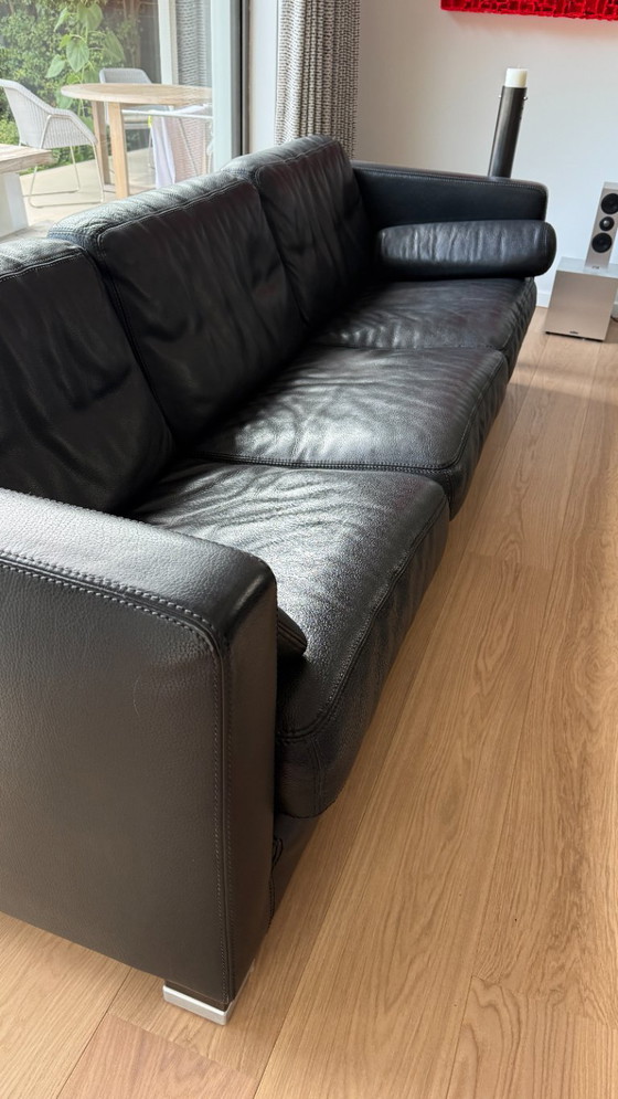 2 Canapés Intemporels en Cuir par Durlet, Modèle Rendez Vous – Leather, Wood (photo 3 of 9)