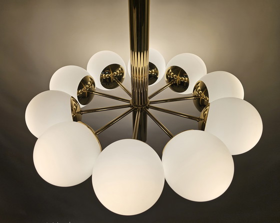 Image 1 of Kaiser Leuchten Pendelleuchte mit 10 milchig-weißen Glaskugeln und Messingfassung