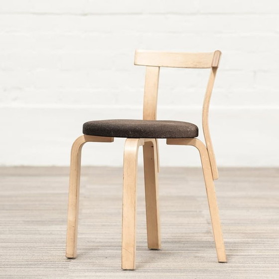 Image 1 of Silla de comedor apilable Artek 68