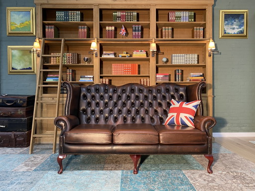 Canapé Chesterfield anglais, dossier haut, marron flammé