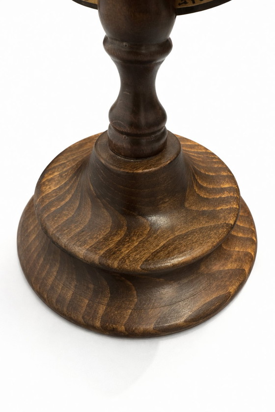 Image 1 of Vintage wereldbol met oude wereldkaart - Houten bureauwereldbol - Antieke zeewereldbol - Woondecoratie in mid-century stijl