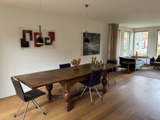 Vecchio lungo tavolo da pranzo/tavolo decorativo in rovere