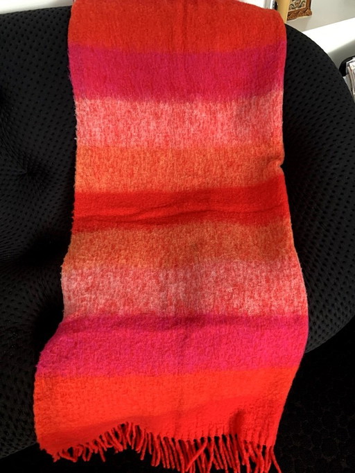 Luxuriöses Plaid/Decke von Cecchi e Cecchi – rot-orange gestreift