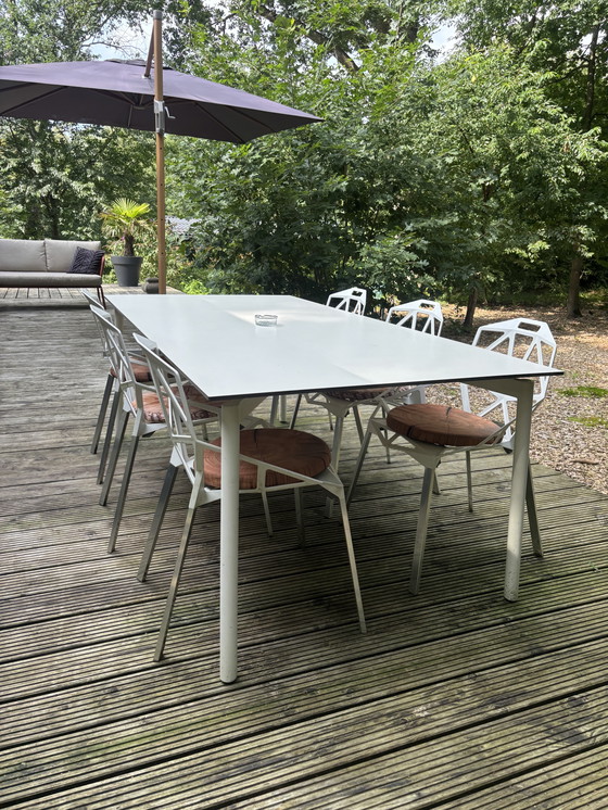 Image 1 of 6 Magis one Chairs + table in white version LP € 3500,-