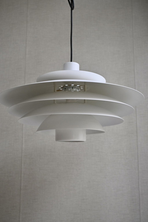 Lampada a sospensione danese di design, anni '70, forma 45 cm di diametro.