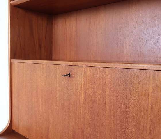 Image 1 of Libreria con zona bar, anni '60