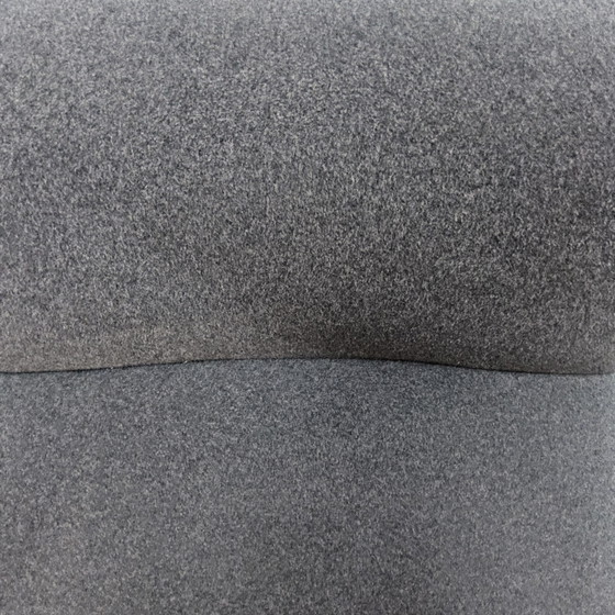Image 1 of Juego de 2 sillones Arper Catifa 80 de tela gris/cromo (reproducción), como nuevos.