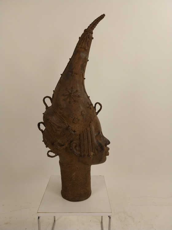 Image 1 of 1 statua africana in bronzo, Benin (Nigeria), alta 82 cm.