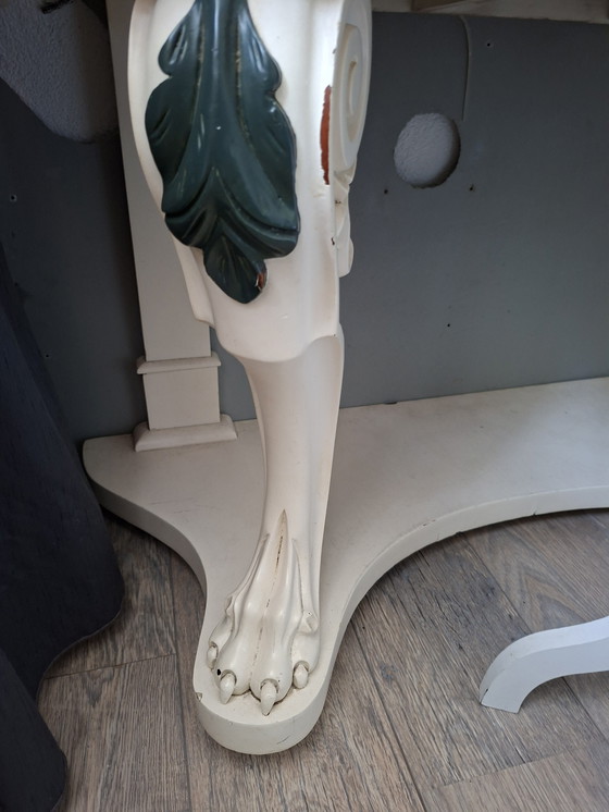 Image 1 of Tocador victoriano con tapa de mármol y patas de león