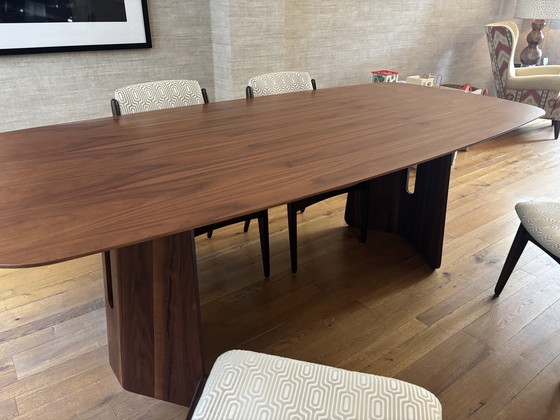 Image 1 of Walnut/walnut dining table round corners - Decor Amsterdam