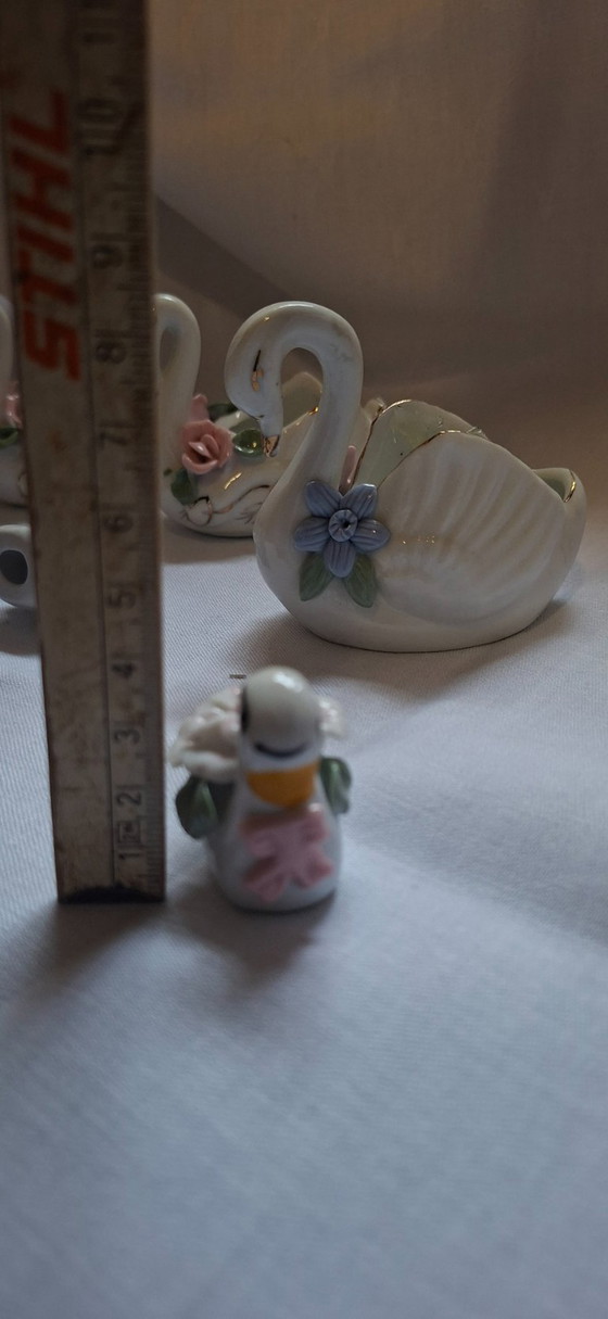 Vintage porcelain swans – Decorative Objects (photo 6 of 7)