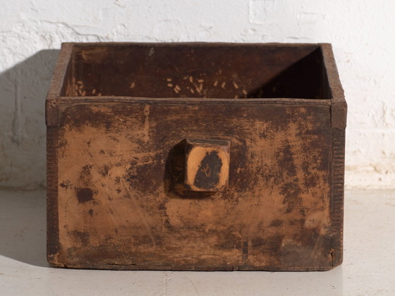 Antica Misura per Grano Dou in Legno di Olmo, Cina, c. 1900, Oggetti decorativi, Ferro, Nero, Rustic (foto 5 di 10)