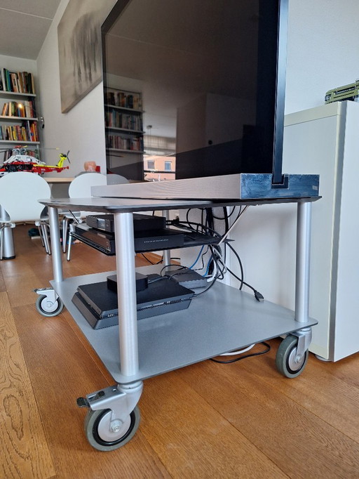 Mueble de TV moderno – Diseño minimalista y elegante – Nuevo precio 756 €